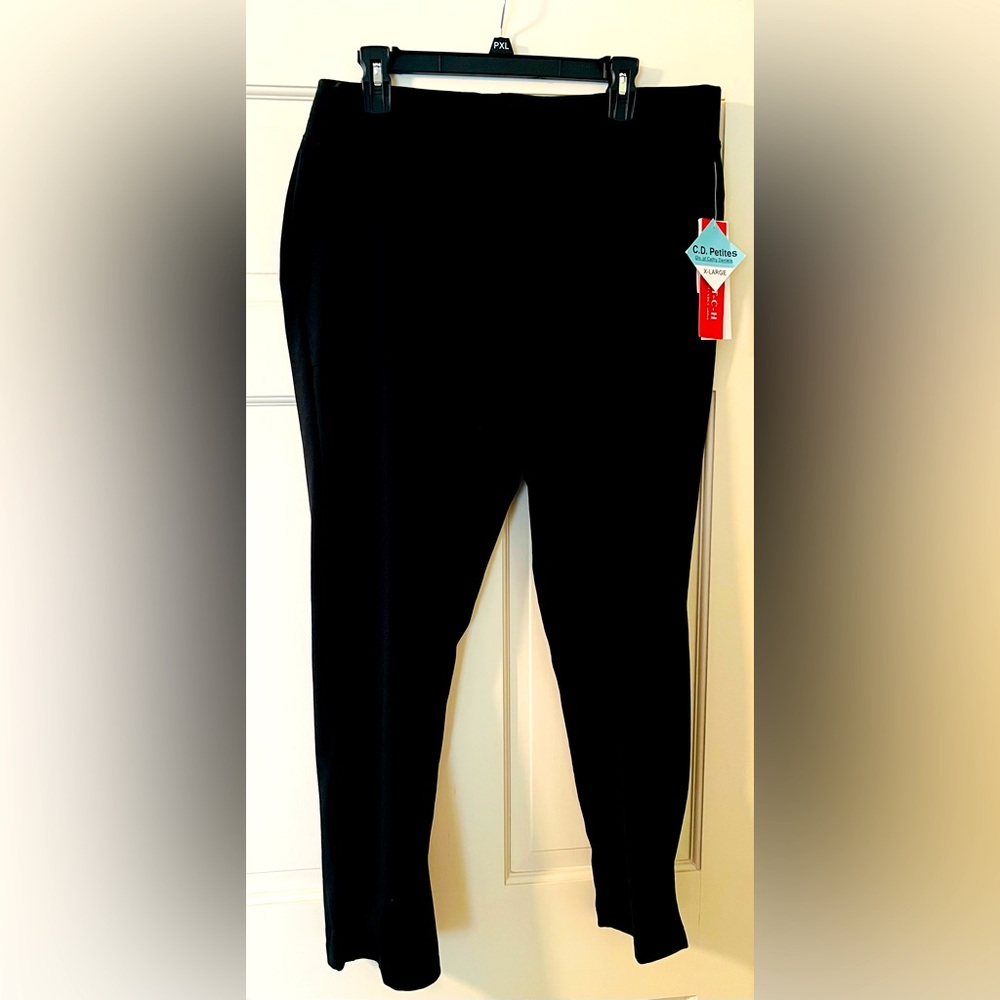 C.D. Petites Div of Cathy Daniels. NWT Black athleisure pants.